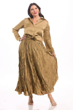 Front image of Made in Italy gold crinkle skirt. 